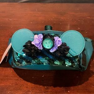 New with tags Loungefly Disney Parks Haunted Mansion Bum bag/Fannie pack